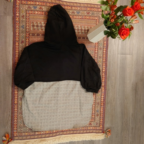 Zara Hoodie - Picture 2 of 3